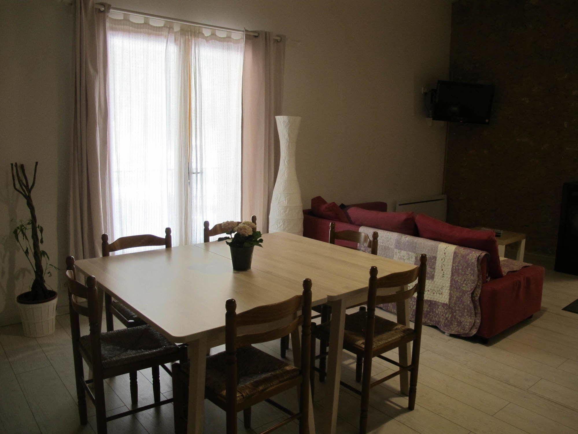 Lou Cardalines Bed & Breakfast Bedoin Bagian luar foto