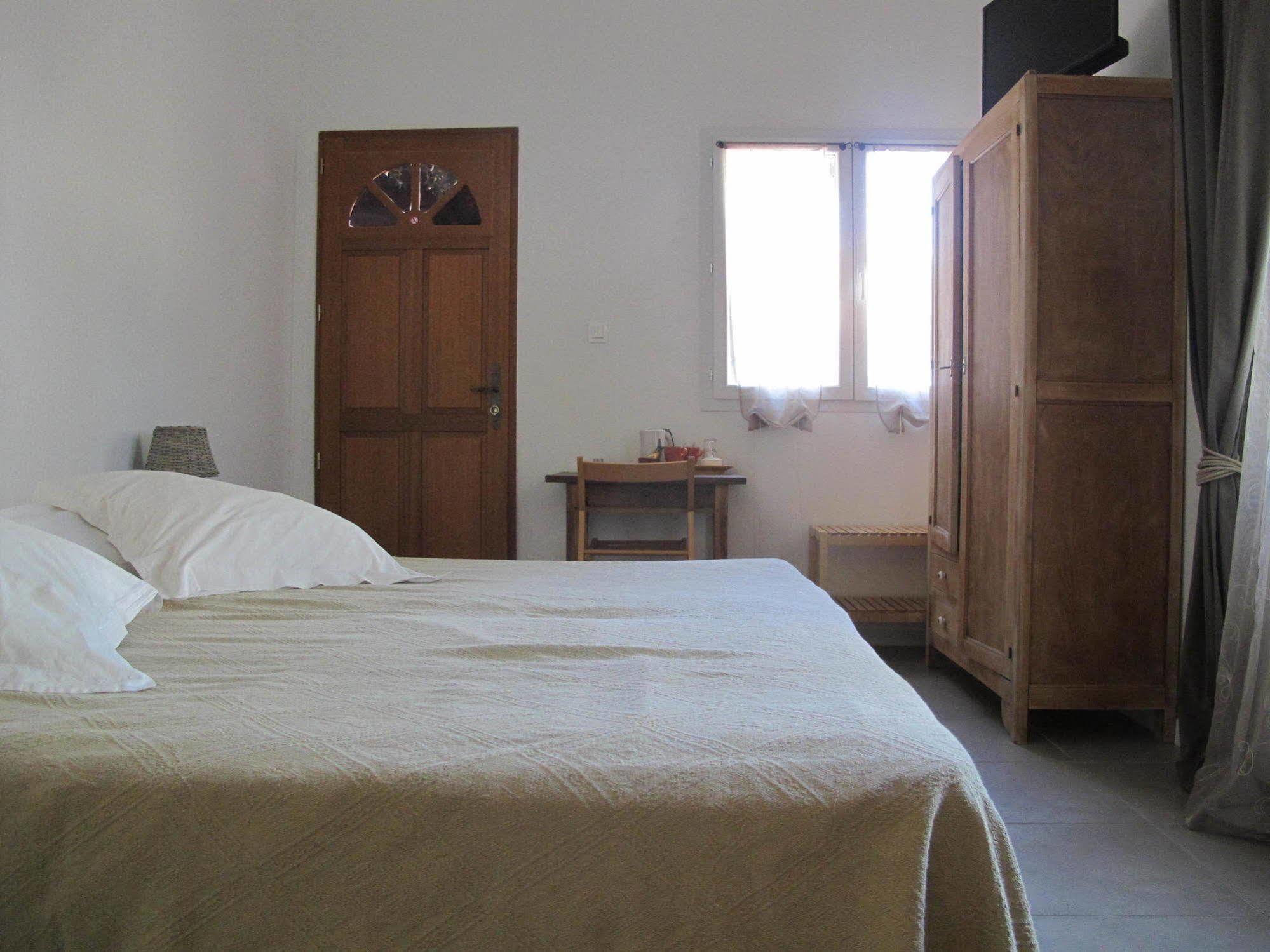 Lou Cardalines Bed & Breakfast Bedoin Bagian luar foto